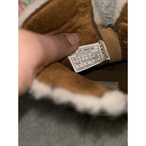 NWOB Ugg Australia Sherpa Trim Suede Ankle Boots Size 5 - Picture 10 of 12